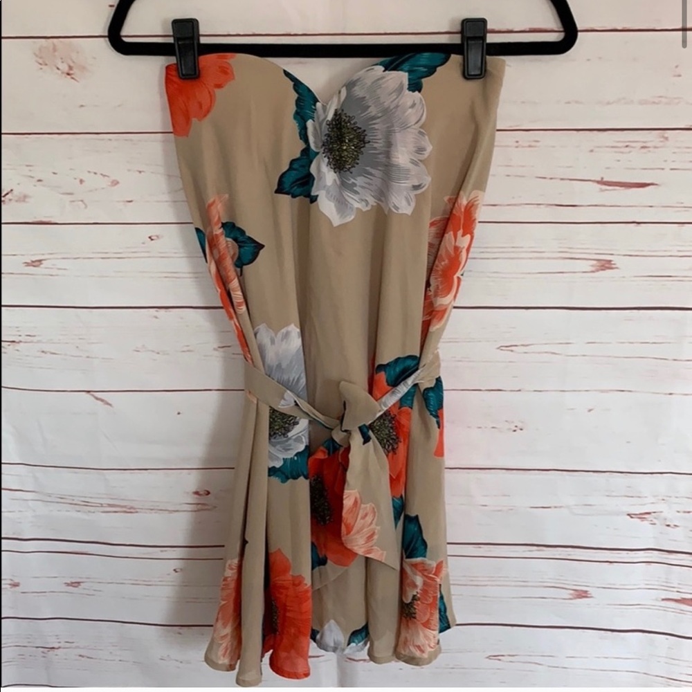 Selfie Leslie Dress